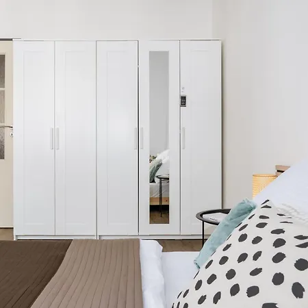 Apartment Days - Open-plan - Close To Vysehrad Castle