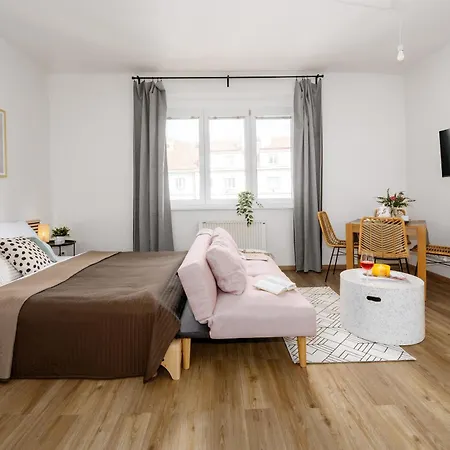 Days - Open-plan - Close To Vysehrad Castle *