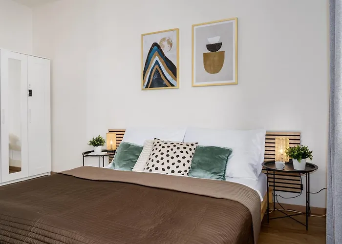 Days - Open-plan Near Vysehrad Castle * Прага