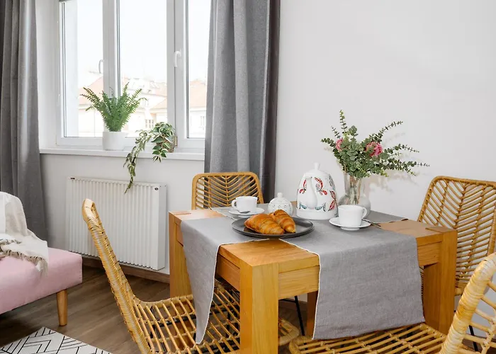 Days - Open-plan Near Vysehrad Castle Апартаменты